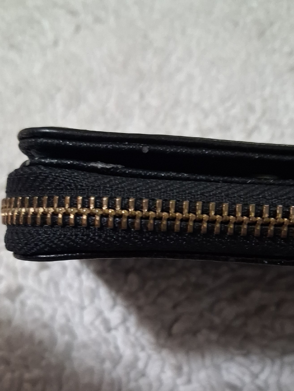 Fossil Black Pebbled Leather Zip Card Wallet with Gold Hardware - Picture 6 of 7